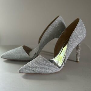Badgley Mischka Crystal heel pump size 9